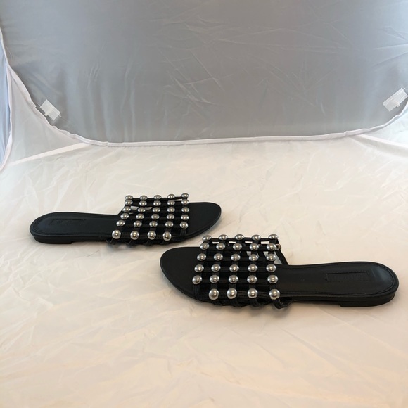 Forever 21, Size 9 slide on sandals worn once - Picture 2 of 3